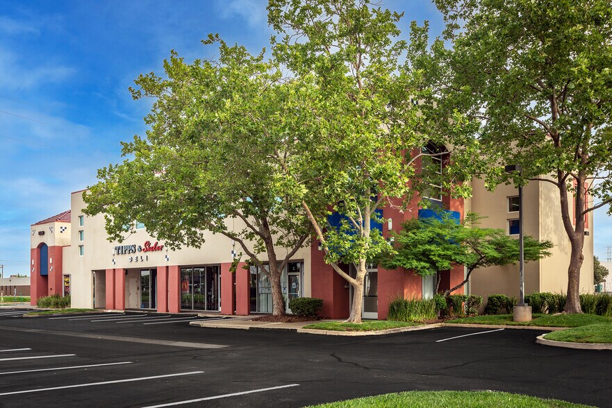 8100-8109 Fruitridge Rd, Sacramento, CA à louer - Photo de l’immeuble – Image 3 sur 5