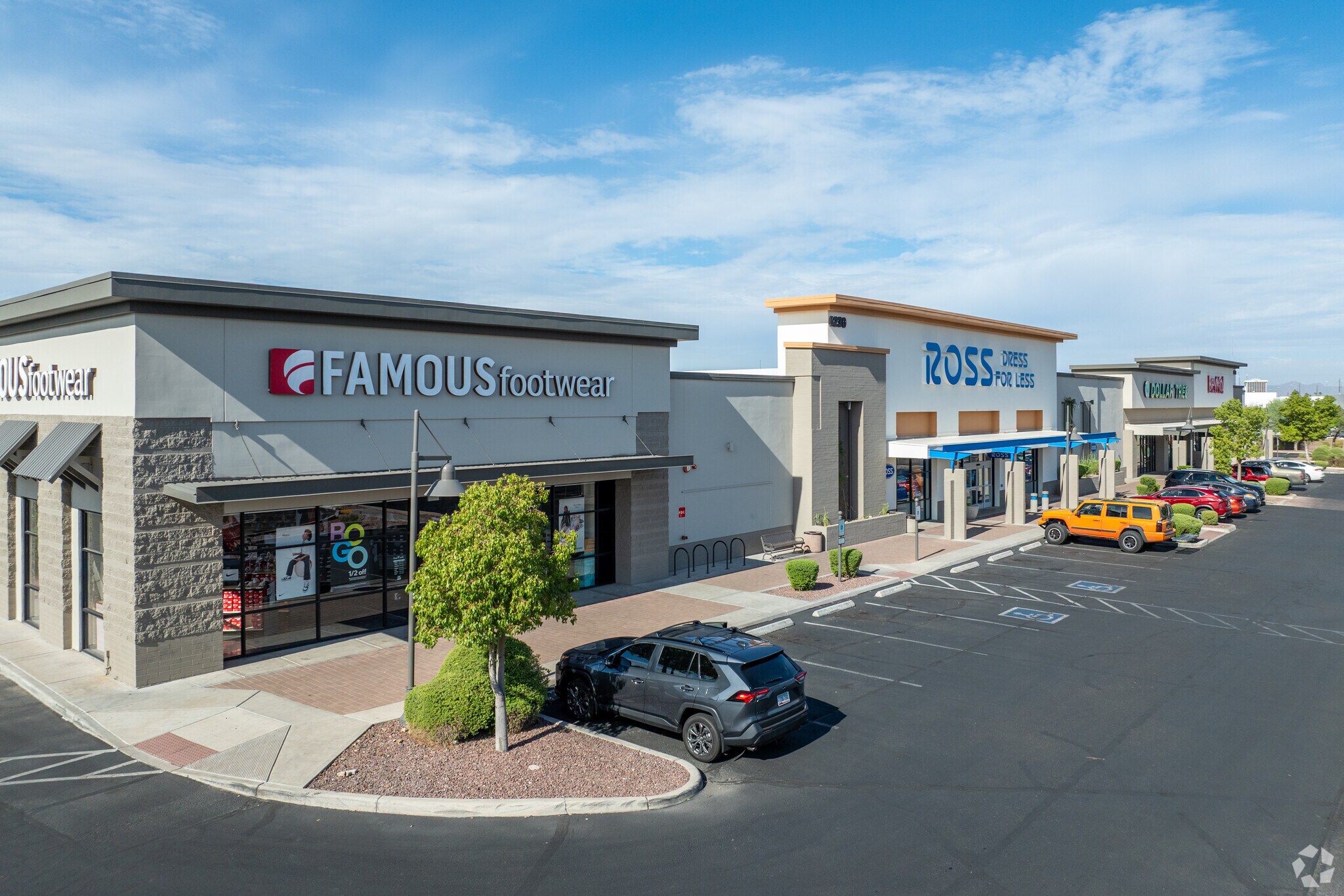 6200-6270 E Broadway Blvd, Tucson, AZ à louer Photo de l’immeuble– Image 1 sur 14