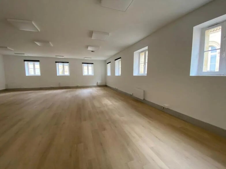 Bureau dans Bordeaux à louer - Photo intérieure – Image 2 sur 4
