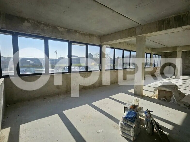 Bureau dans Tinqueux à louer - Photo intérieure – Image 3 sur 5