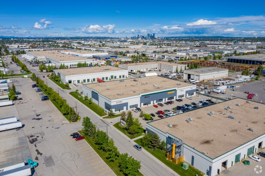 5000 64th Ave SE, Calgary, AB à louer - Aérien – Image 2 sur 4
