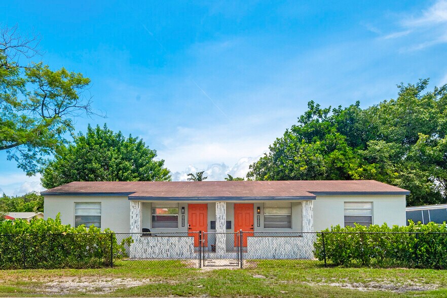 1923 N 23rd Ave, Hollywood, FL à vendre - Photo de l’immeuble – Image 2 sur 47