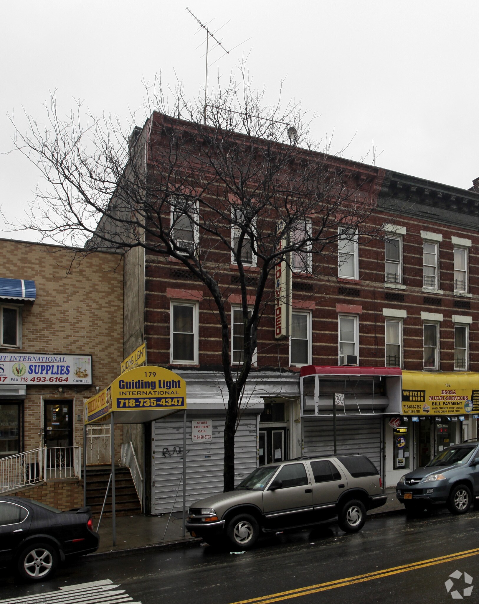 181 Utica Ave, Brooklyn, NY à louer Photo de l’immeuble– Image 1 sur 4