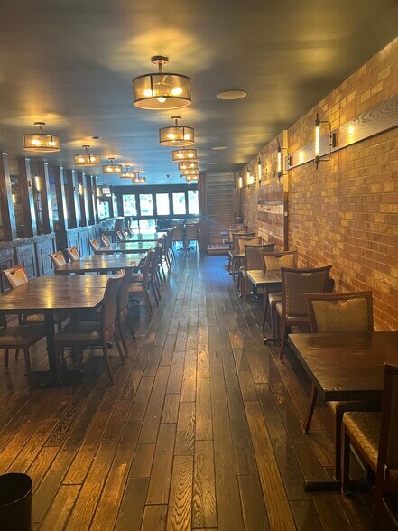 6112 N Lincoln Ave, Chicago, IL à louer - Photo de l’immeuble – Image 3 sur 5