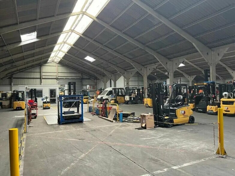 Industriel/Logistique dans Coquelles à louer - Photo de l’immeuble – Image 2 sur 4