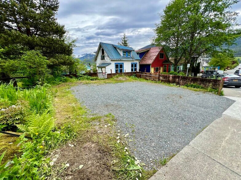 275 Irwin st, Juneau, AK à vendre - Photo de l’immeuble – Image 2 sur 3