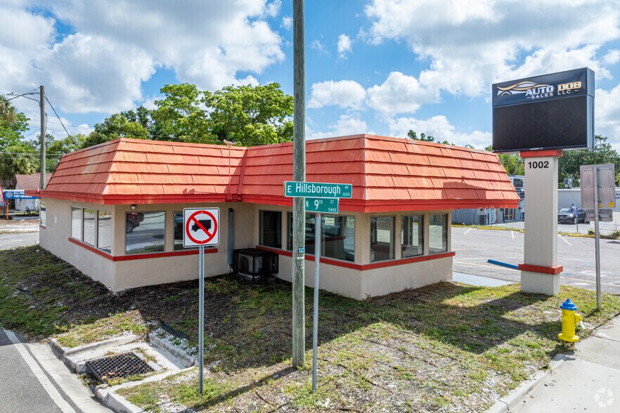 1002 E Hillsborough Ave, Tampa, FL à louer - Photo de l’immeuble – Image 3 sur 11