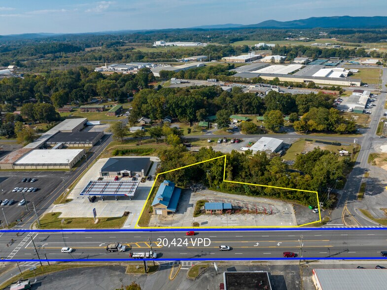 605 S Wall St, Calhoun, GA à vendre - Photo principale – Image 2 sur 22