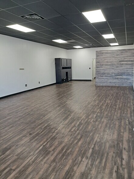5650 S 12th Ave, Tucson, AZ à louer - Photo de l’immeuble – Image 3 sur 8