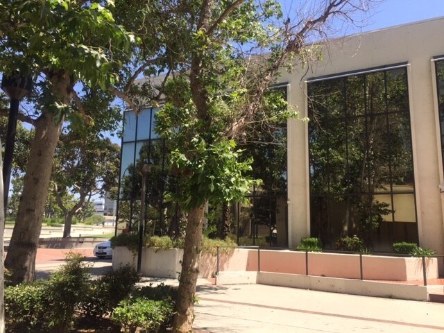 520 W Santa Ana Blvd, Santa Ana, CA à vendre - Photo de l’immeuble – Image 2 sur 13