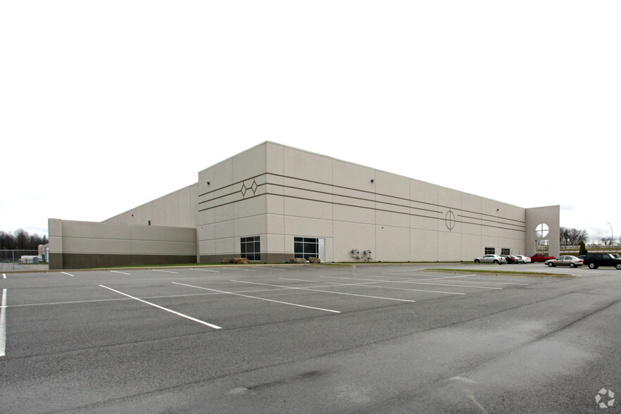 1001 Cheri Way, Fairdale, KY à louer - Photo de l’immeuble – Image 2 sur 2