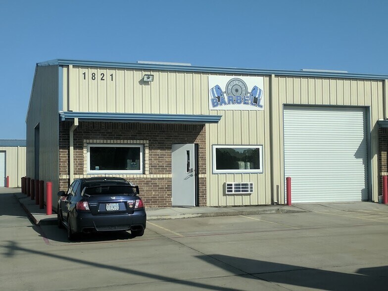 1821 Dickinson Ave, Dickinson, TX à louer - Photo de l’immeuble – Image 2 sur 16