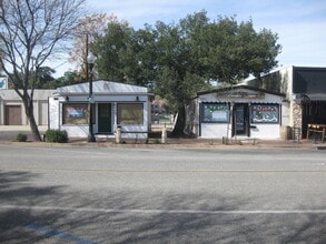 24251 Main St, Santa Clarita, CA à louer Photo intérieure– Image 2 sur 19