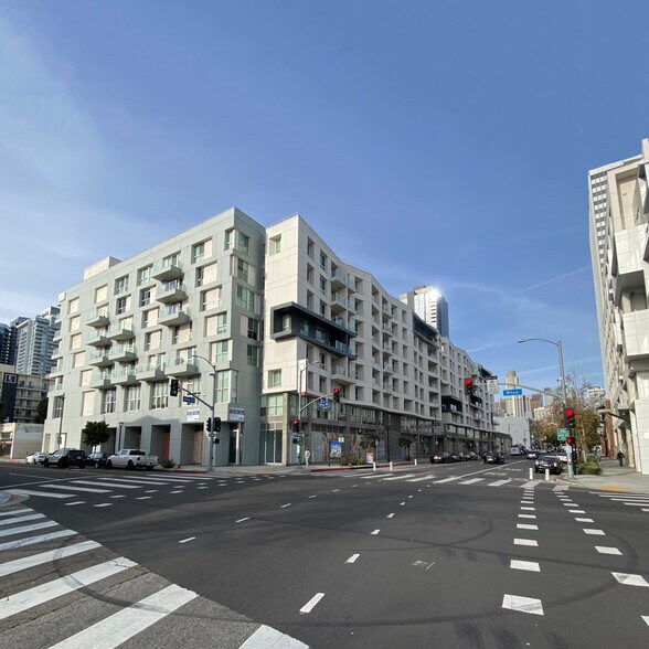1243 S Olive St, Los Angeles, CA à louer - Photo de l’immeuble – Image 3 sur 56