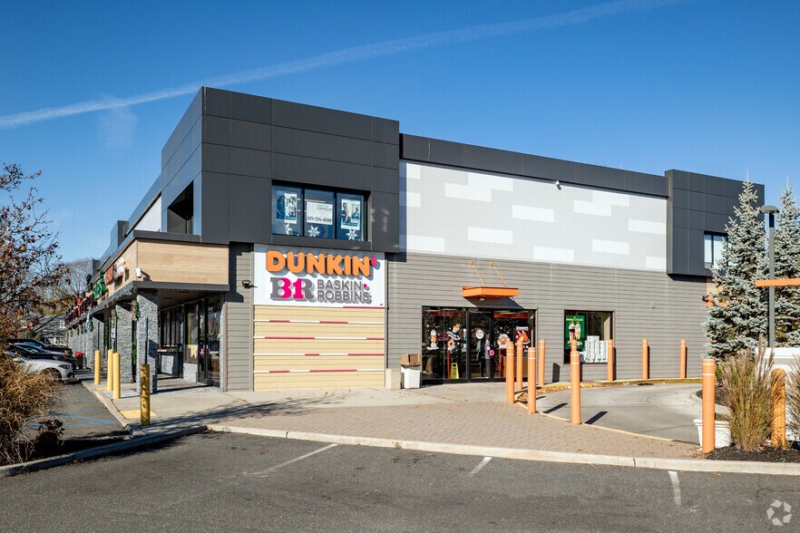 550-560 Smithtown Byp, Smithtown, NY à louer - Photo de l’immeuble – Image 3 sur 6