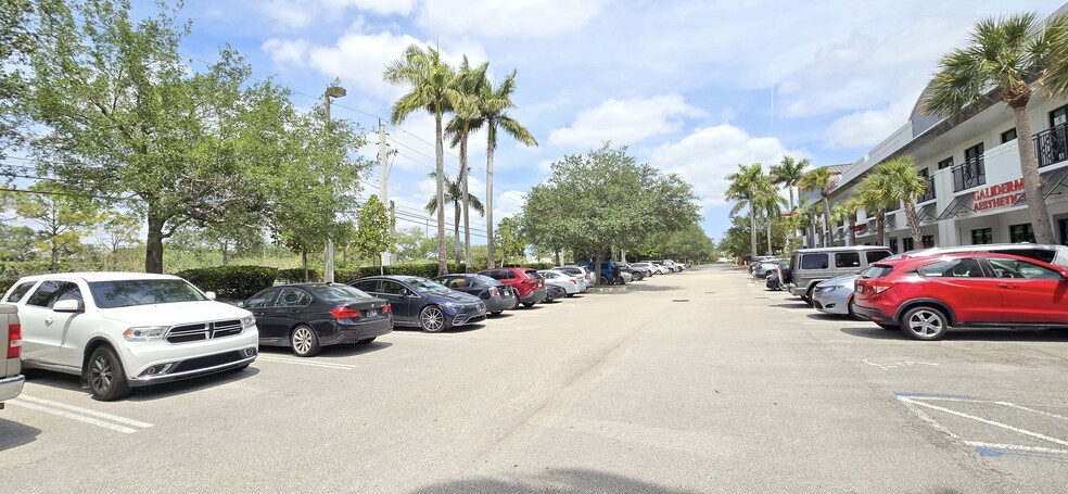 9200 Belvedere Rd, Royal Palm Beach, FL à vendre - Photo de l’immeuble – Image 3 sur 44