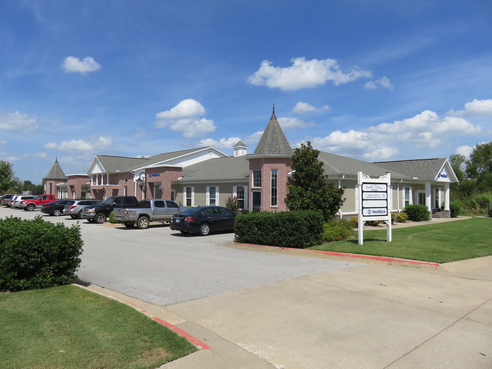 113 SE 22nd St, Bentonville, AR à louer Photo principale– Image 1 sur 21