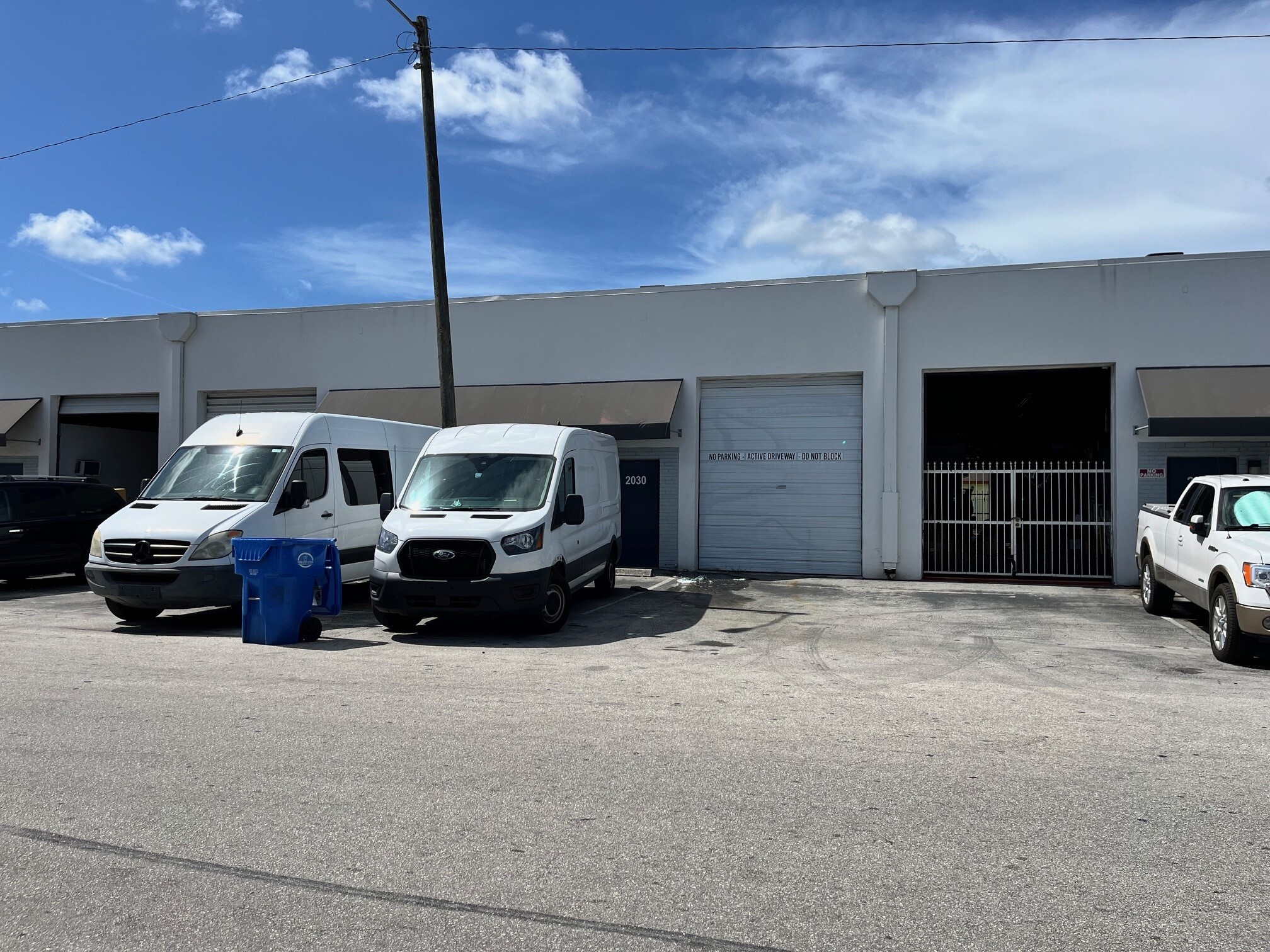 1900-2261 NW 29th St, Oakland Park, FL à louer Photo de l’immeuble– Image 1 sur 1