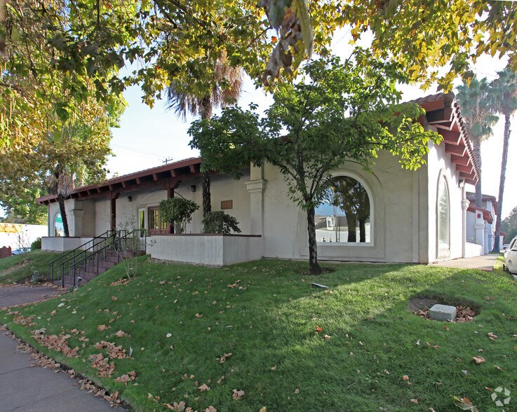 8340 Auburn Blvd, Citrus Heights, CA à louer - Photo de l’immeuble – Image 2 sur 13