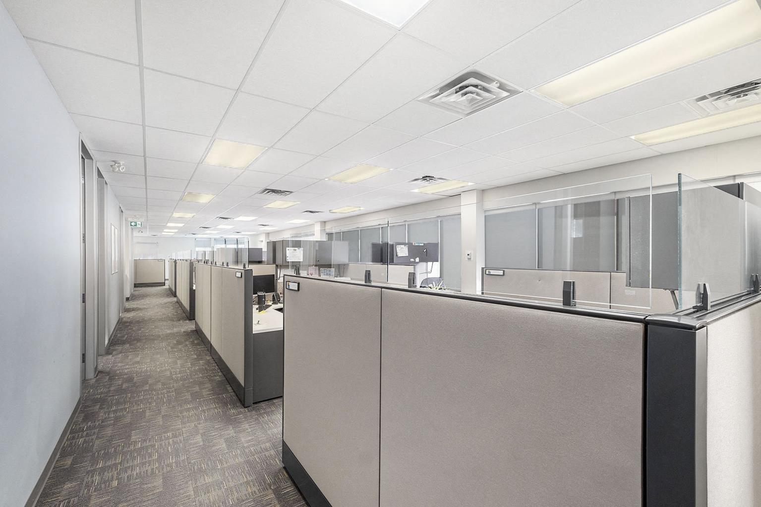 6 Antares Dr, Nepean, ON à louer Photo de l’immeuble– Image 1 sur 7