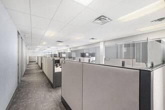 6 Antares Dr, Nepean, ON à louer Photo de l’immeuble– Image 1 sur 7