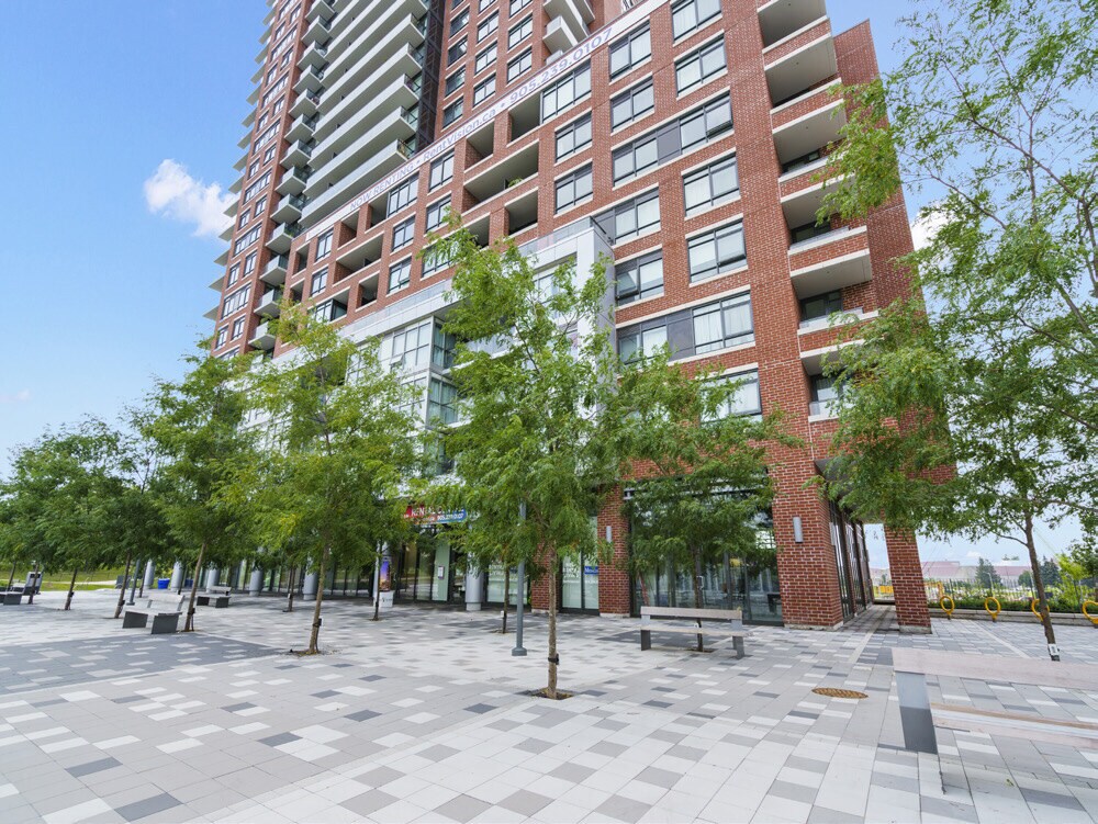 420 Harwood Ave, Ajax, ON à louer Photo de l’immeuble– Image 1 sur 9