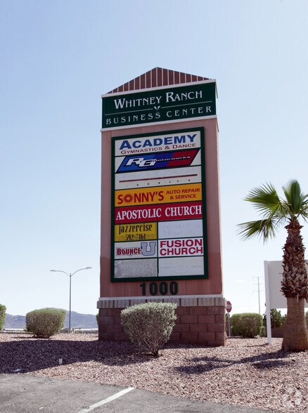 1000 N Stephanie Pl, Henderson, NV à louer - Photo de l’immeuble – Image 3 sur 5
