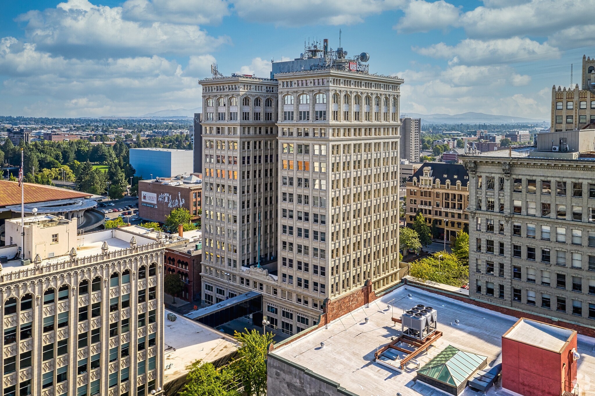422 W Riverside Ave, Spokane, WA à louer Photo principale– Image 1 sur 10