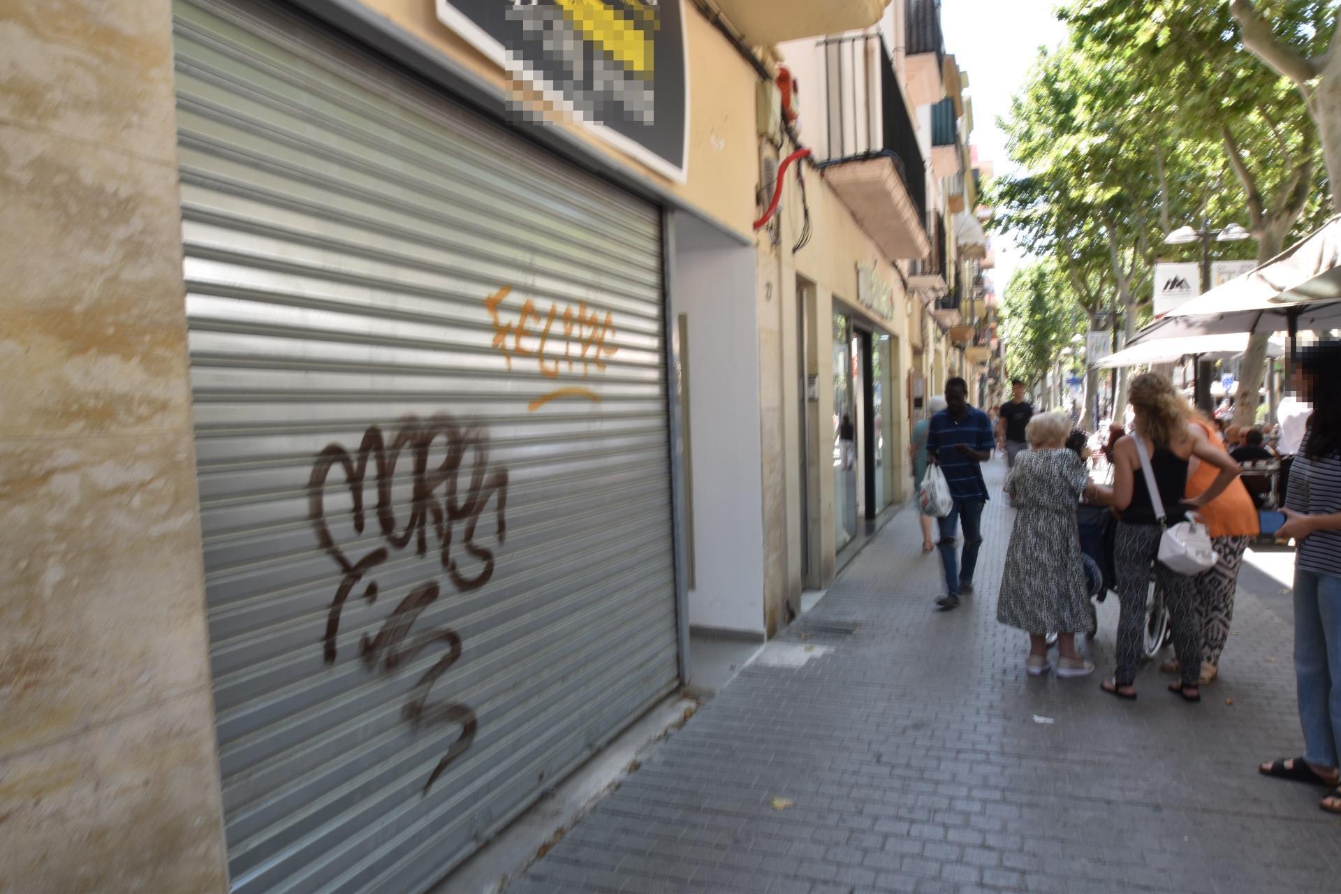 Local commercial dans Vilanova i la Geltrú, Barcelona à louer Photo de l’immeuble– Image 1 sur 4