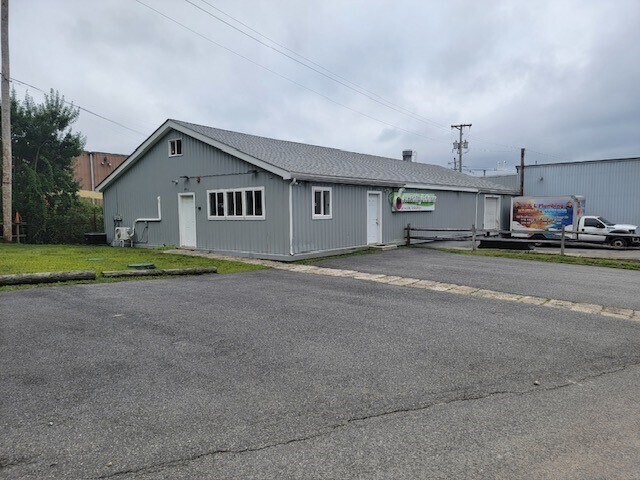 275 Circuit St, Hanover, MA à louer - Photo de l’immeuble – Image 1 sur 12
