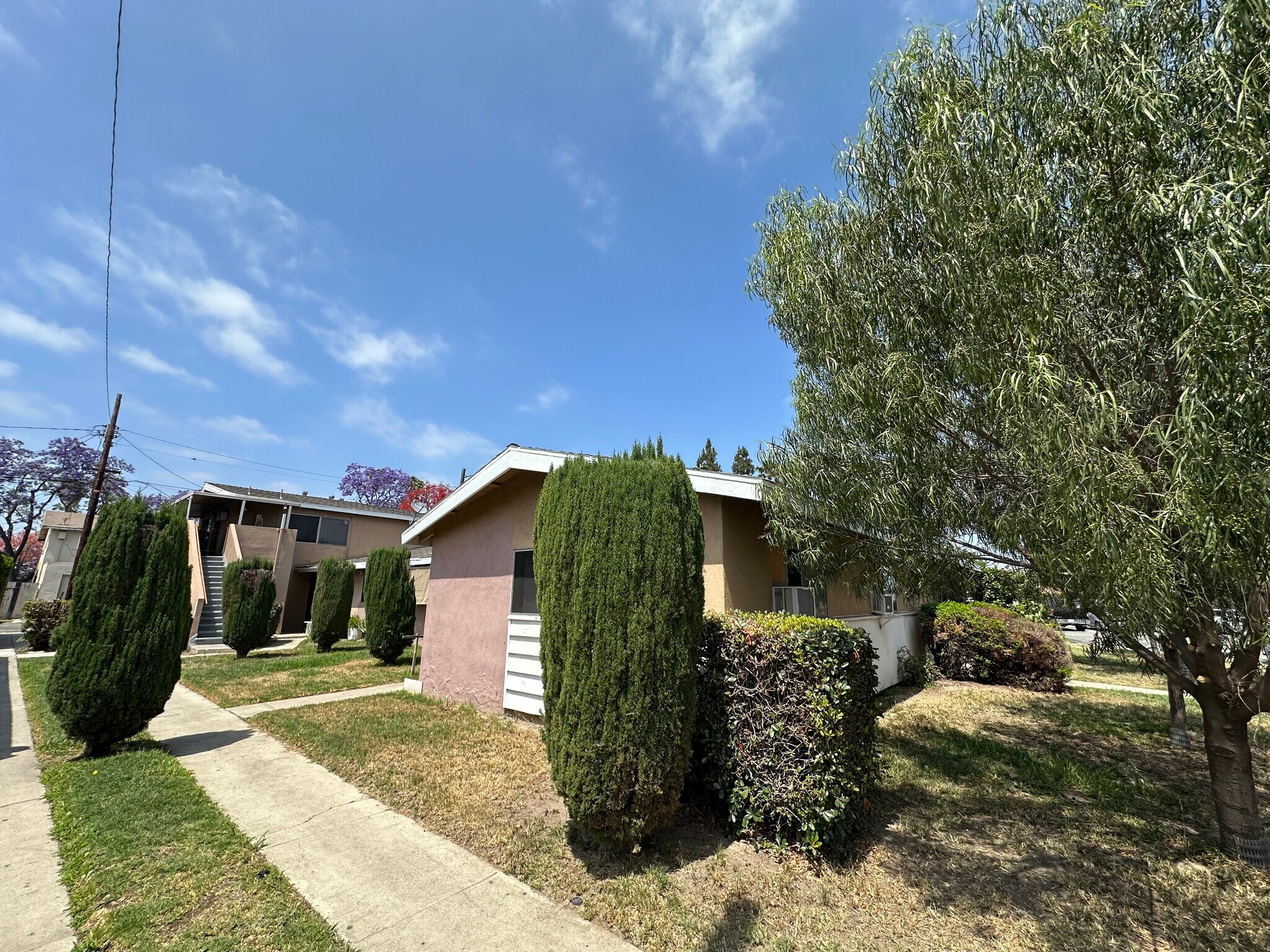 Eton Portfolio portefeuille de 2 biens à vendre sur LoopNet.fr Photo de l’immeuble– Image 1 sur 4