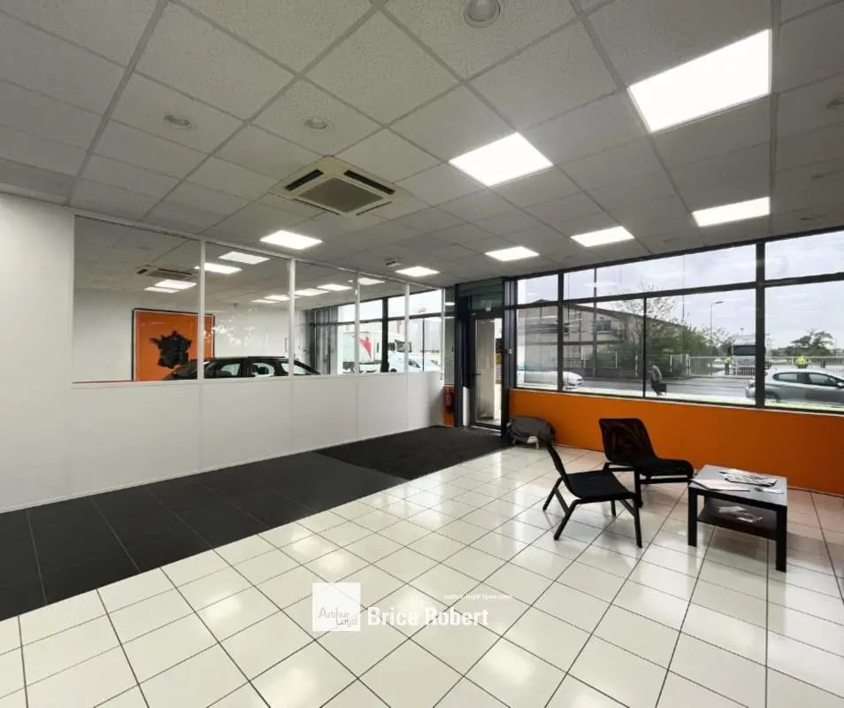 163 Avenue Franklin Roosevelt, Décines-Charpieu à louer Photo intérieure– Image 1 sur 4