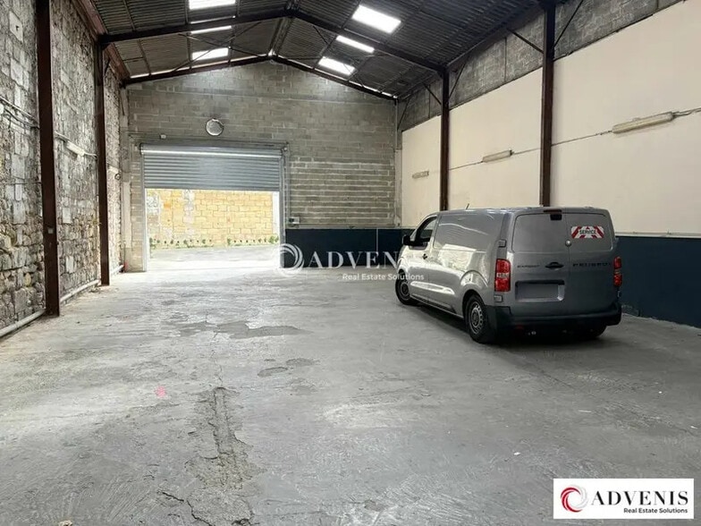Local d'activités dans Bordeaux à vendre - Photo de l’immeuble – Image 1 sur 8