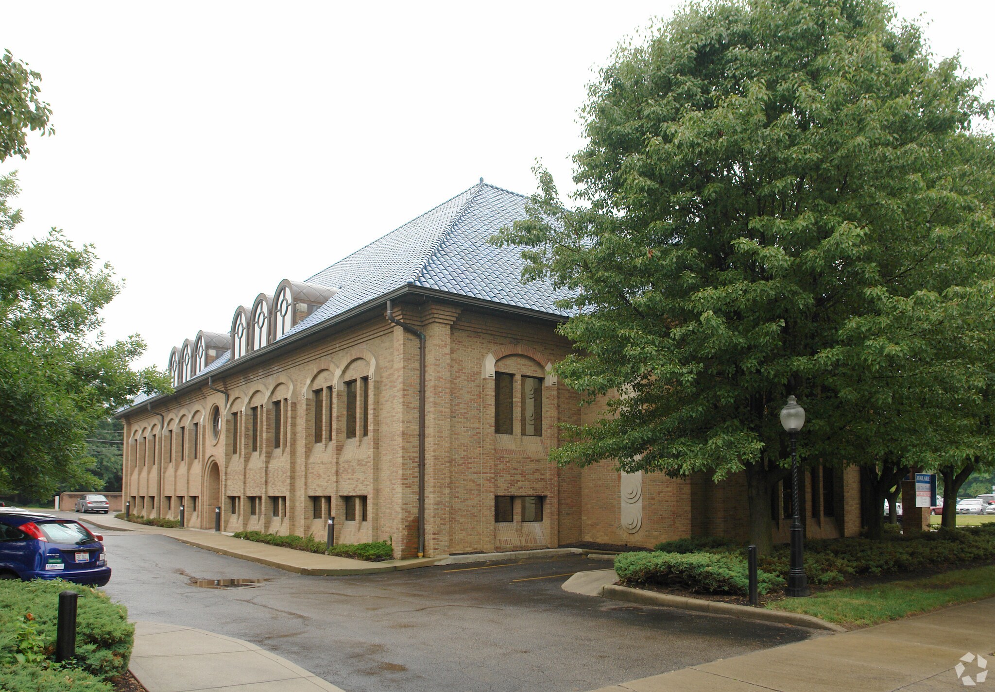1020 Dennison Ave, Columbus, OH à louer Photo principale– Image 1 sur 9