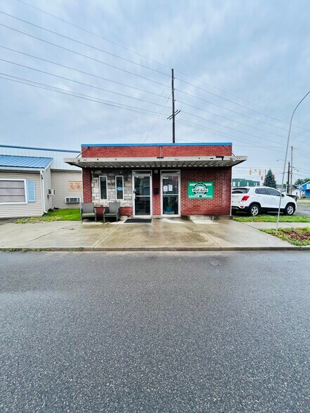802 W Western Ave, Connersville, IN à vendre - Photo de l’immeuble – Image 2 sur 15