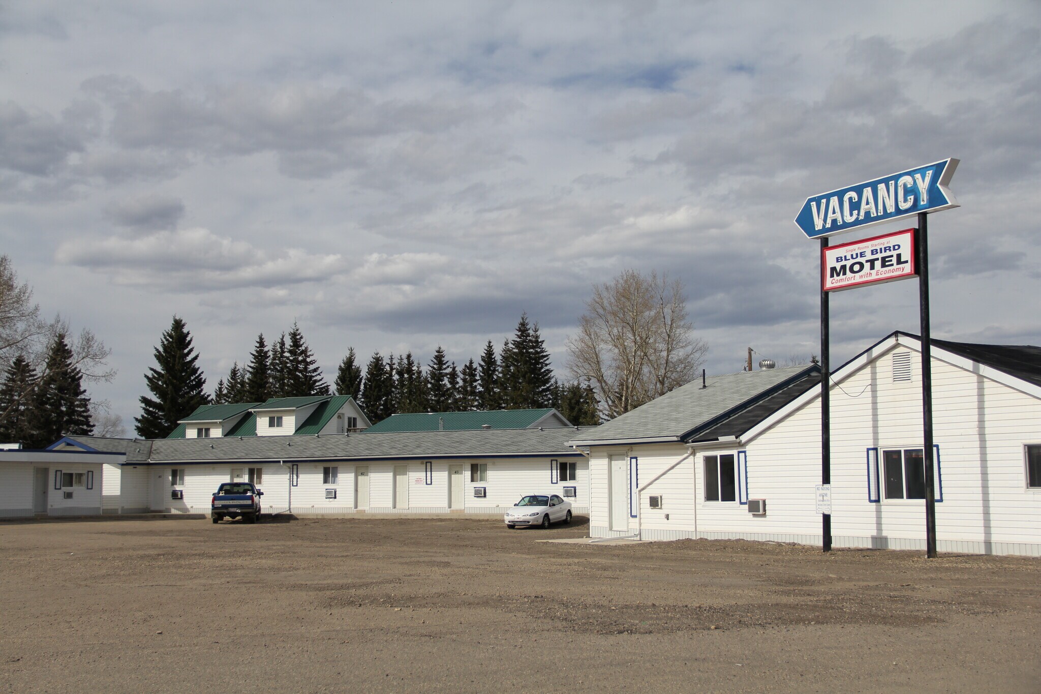4001 48 Ave, Innisfail, AB à vendre Photo principale– Image 1 sur 9