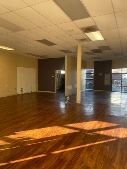 3322-3390 E 7th St, Long Beach, CA à louer - Photo de l’immeuble – Image 2 sur 14