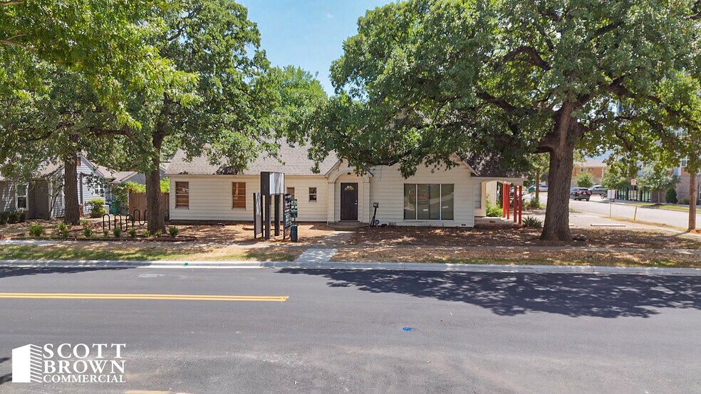 424 Bryan St, Denton, TX à vendre - Photo de l’immeuble – Image 3 sur 25