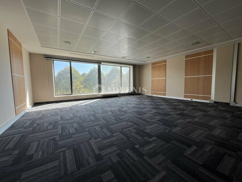 Bureau dans Lieusaint à vendre - Photo intérieure – Image 3 sur 5