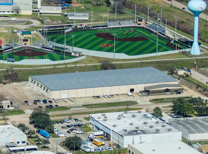 10422 W Gulf Bank Rd, Houston, TX à louer - Photo principale – Image 2 sur 5