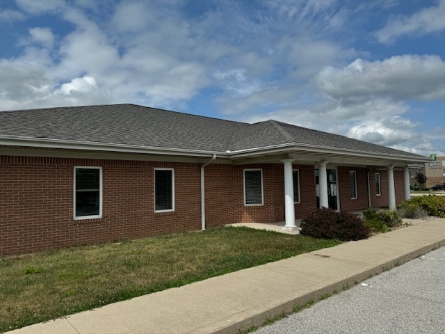607 N Opportunity Dr, Columbia City, IN à louer Photo principale– Image 1 sur 6