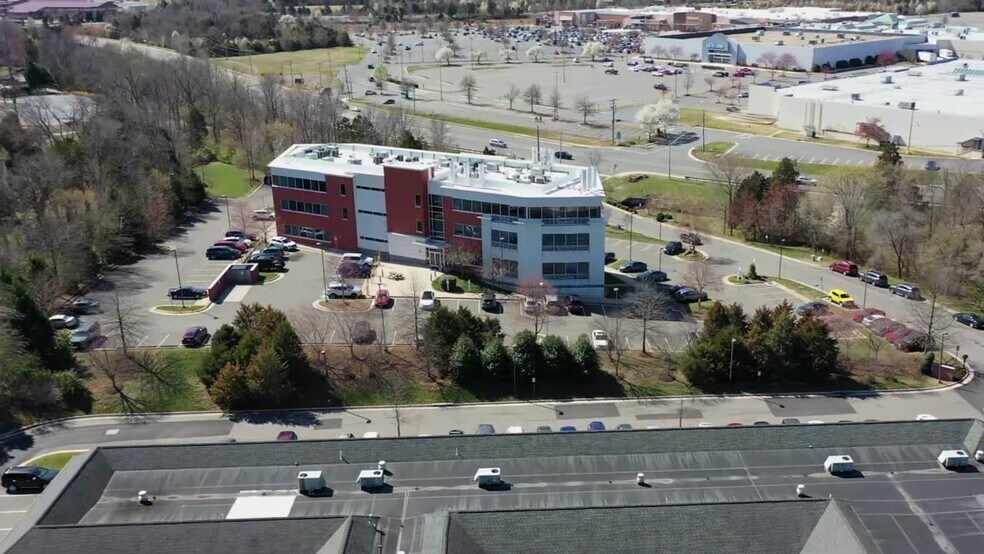 8551 Rixlew Ln, Manassas, VA à louer - Vidéo sur l’annonce professionnelle – Image 2 sur 14