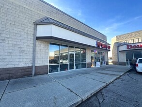 510-590 W Main St, New Lebanon, OH à louer Photo de l’immeuble– Image 2 sur 7