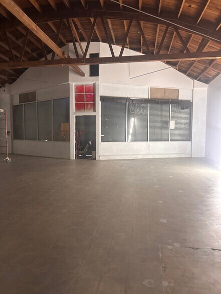2636 N Figueroa St, Los Angeles, CA à louer - Photo de l’immeuble – Image 2 sur 9