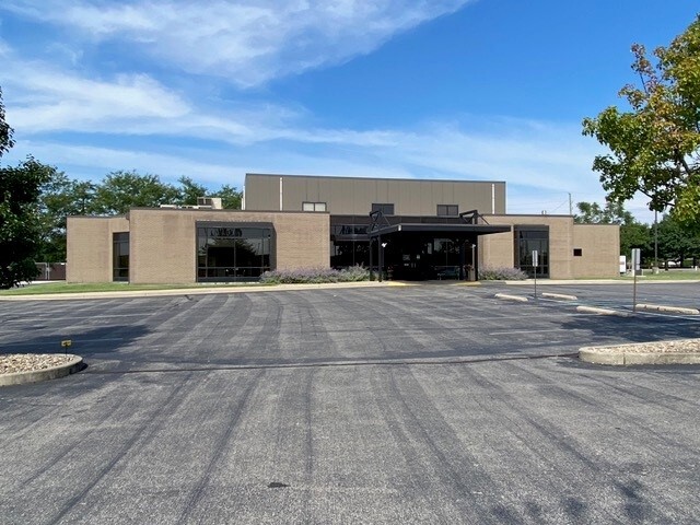 790 Creekview Dr, Columbus, IN à vendre - Photo principale – Image 1 sur 16