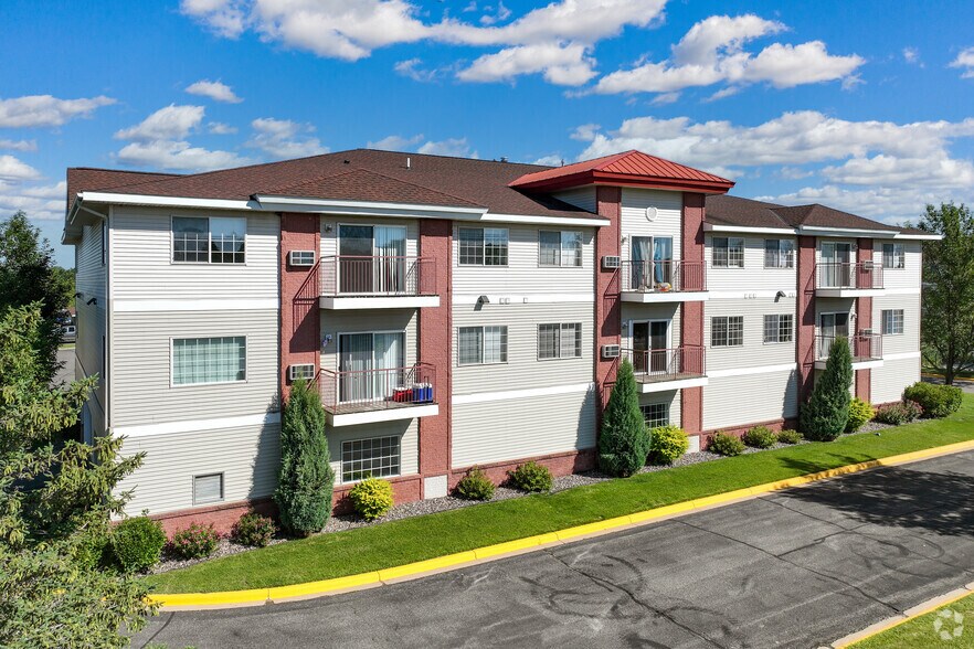 4005 24th St S, Saint Cloud, MN à vendre - Photo de l’immeuble – Image 3 sur 36