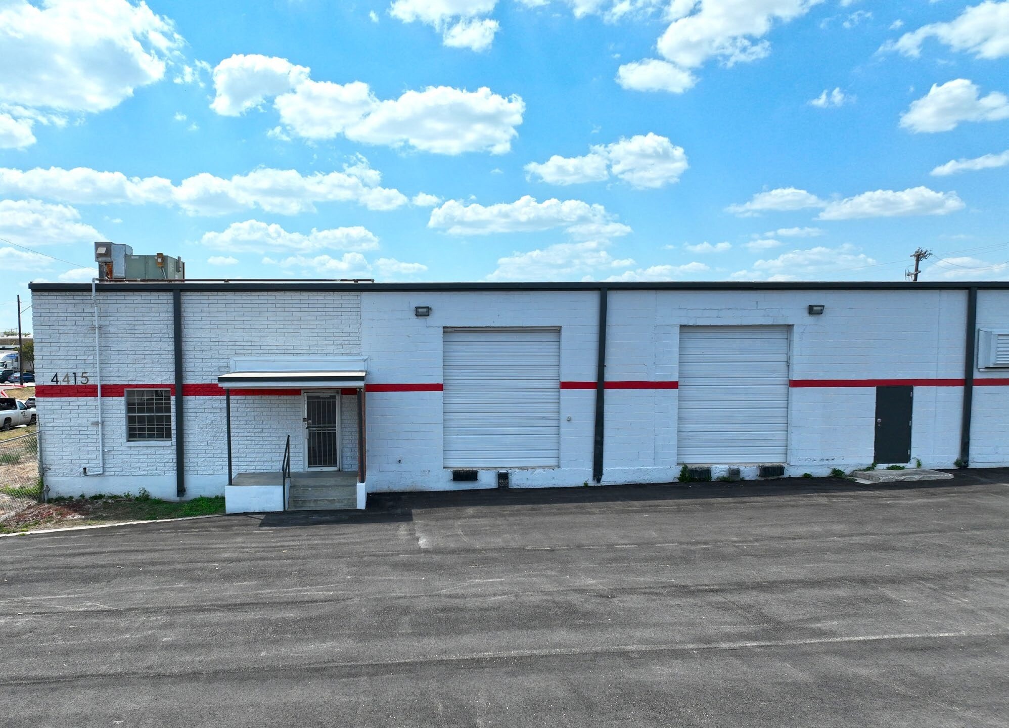 4415 Dividend Dr, San Antonio, TX à vendre Photo de l’immeuble– Image 1 sur 10