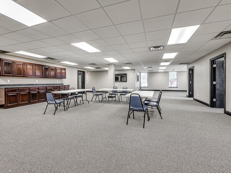 4900 Richmond Sq, Oklahoma City, OK à louer - Photo intérieure – Image 3 sur 15