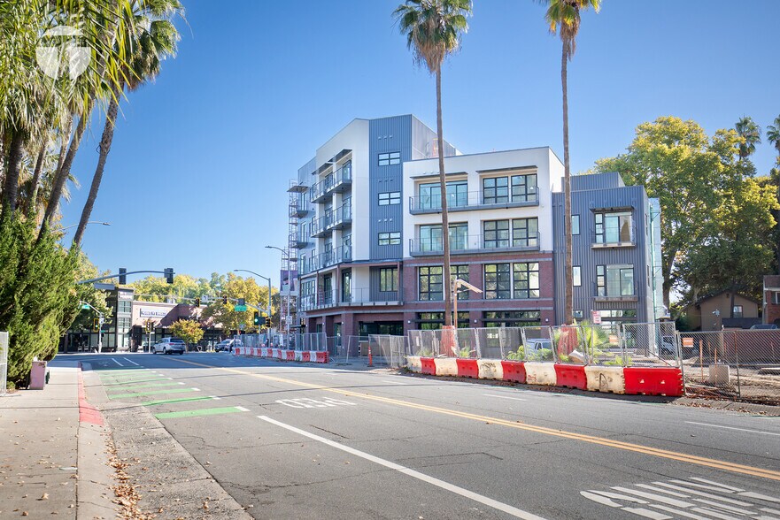 1600 Broadway, Sacramento, CA à louer - Photo de l’immeuble – Image 2 sur 23