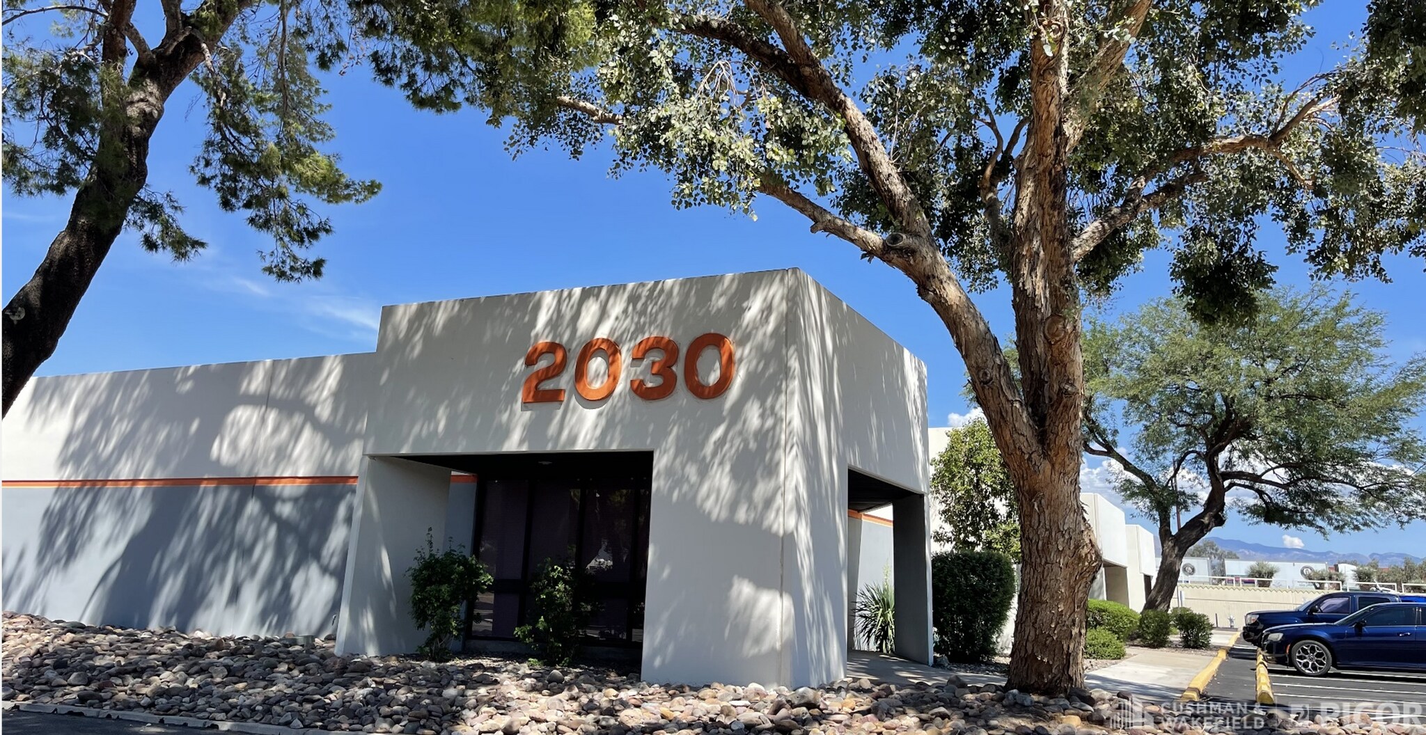 2030 N Forbes Blvd, Tucson, AZ à louer Photo principale– Image 1 sur 2
